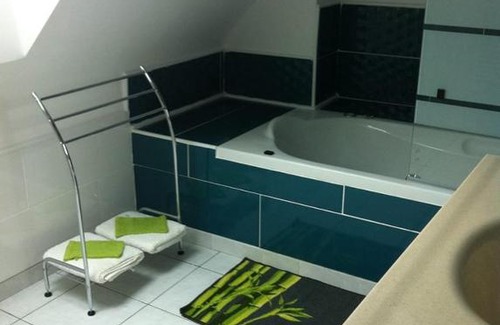 Plaine-Haute House | Chambre double + lit Bébé