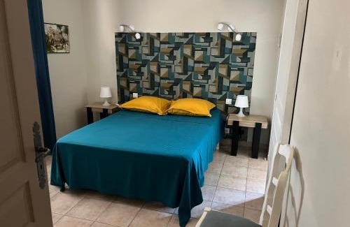 Combaillaux House | chambre double pour adultes