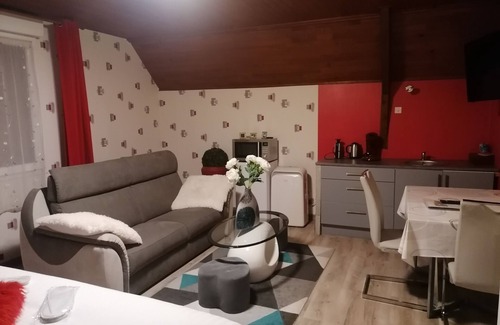 Saint-Aubin-Les-Elbeuf Bed & Breakfast | Chambre du Jardin Fleuri