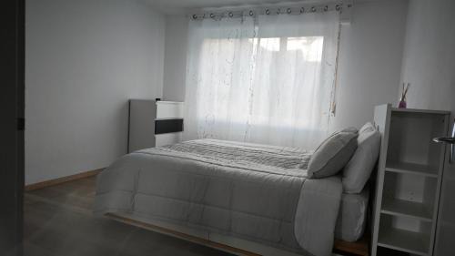 Monthey House | chambre enjoyed privé espaces communs à partager