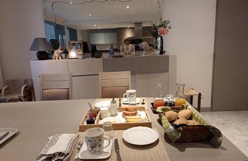 Poligny Bed & Breakfast | Chambre et table d'hôtes La Meule