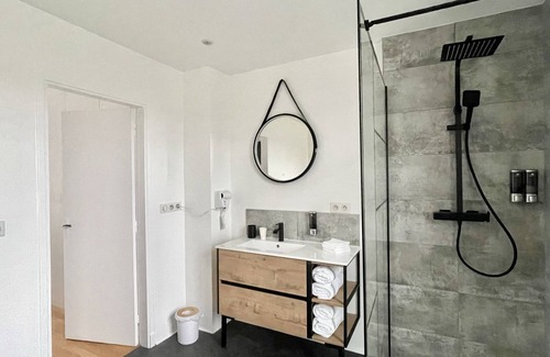 Saint-Germain-sur-Morin Bed & Breakfast | Chambre Quadruple Avec Salle de Bains Privative à 10 Minutes de Disneyland Paris