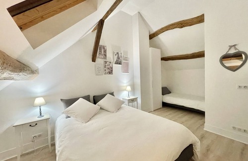 Saint-Germain-sur-Morin Bed & Breakfast | Chambre Triple Avec Salle de Bains Privative à 10 Minutes de Disneyland Paris