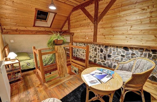 Saint-Martin-de-Queyrieres Bed & Breakfast | Chambres d'Hôte le Brin de Paille