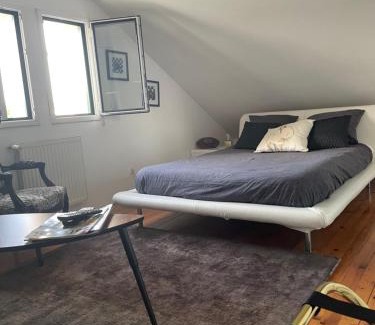 Le Landry Bed & Breakfast | Chambre hôtes nichée sous les toits
