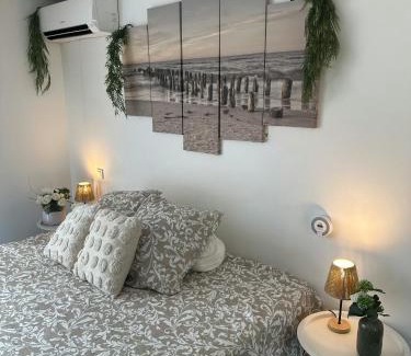 Pegomas Bed & Breakfast | Chambre indépendante climatisée et salle de bain privative