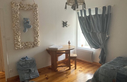 Lamballe Bed & Breakfast | Chambre Jeans Centre DE Lamballe