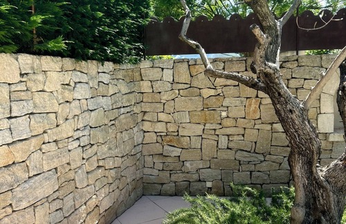 Taillades House | Chambre L - At the foot of the Luberon