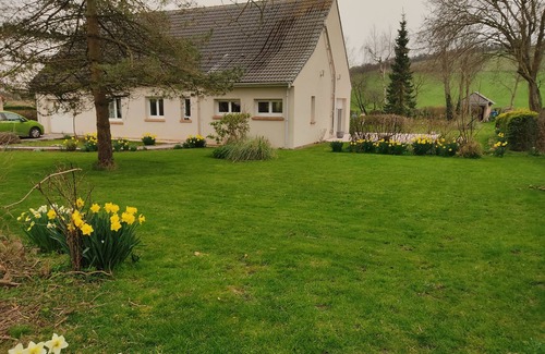 Alembon House | Chambre La Romantique - Au pied de la colline - Chambres d'Hôtes