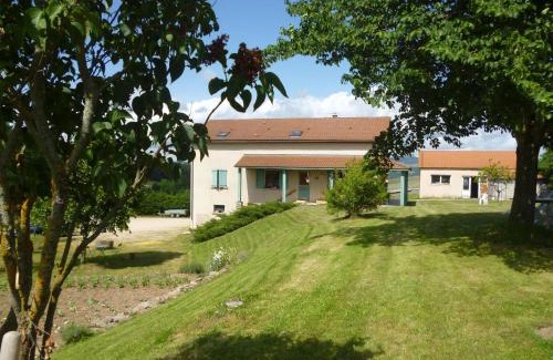Alleyras Bed & Breakfast | Chambre Lilas à Alleyras - Animaux admis, Table d'hôtes, Terrains spacieux - FR-1-582-514