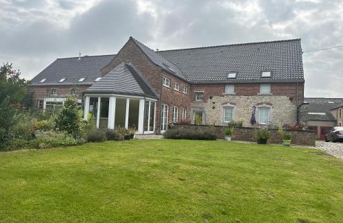 Chapelle-lez-Herlaimont House | Chambre meublée ferme D’Herlaimont