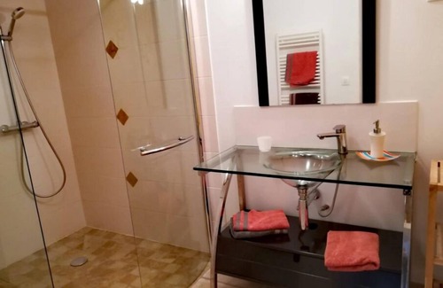 Mortagne-sur-Sevre Bed & Breakfast | Chambre "moulin"