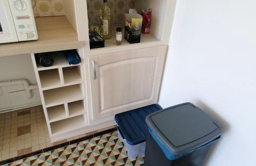 Savigne-lʼEveque House | Chambre parquet flottant chez l'habitant