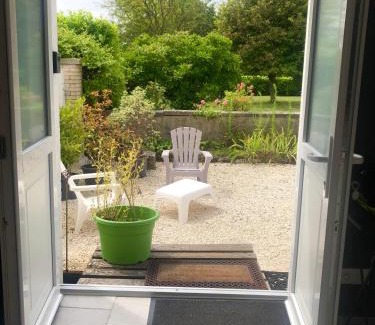 Monceaux-en-Bessin Bed & Breakfast | CHAMBRE POMME HAPPY close to Bayeux Normandie 2 pers