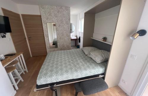 Moze-sur-Louet House | Chambre privée avec SDB et WC