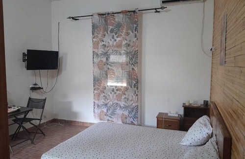 Rao Bed & Breakfast | Chambre privée et salle de bain _Chez Aladji