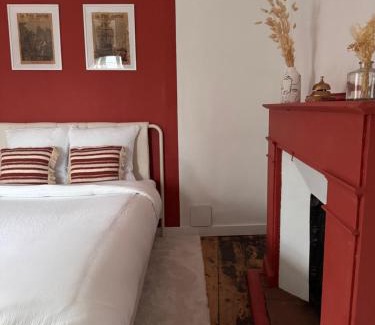 Pontrieux Bed & Breakfast | Chambre Rouge