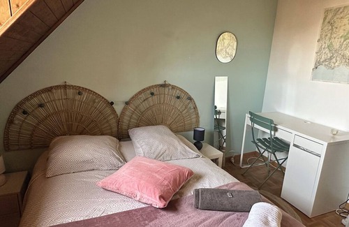 Chatel-Saint Denis Bed & Breakfast | Chambre, Salle de Bain et Toilettes Privatifs Dans Appartement à 2 pas du lac