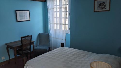 Entrevaux House | chambre salle de bain privée,terrasse avec vue