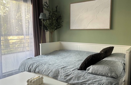 Aulnay-sous-Bois Bed & Breakfast | Chambre + Salle de Bain Privatif Proche Aéroport Cdg, Parc des Expositions