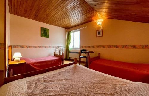 Alleyras Bed & Breakfast | Chambre Saumon: Confort pour 4, Animaux Bienvenus - FR-1-582-487
