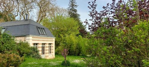 Besse-sur-Braye Bed & Breakfast | Chambre standing dans une maison indépendante avec cuisine-séjour-salon en commun