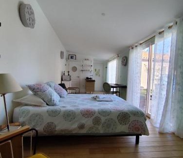 Teyran Bed & Breakfast | Chambre studio indépendante au calme avec piscine et climatisation