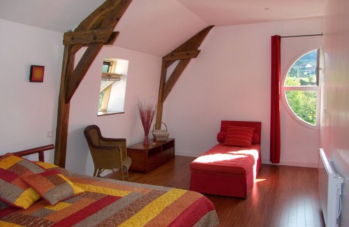 Chateauneuf-les-Bains House | Chambres D'hotes Du Moulin De Lachaux, Auvergne, Puy de Dome, France.