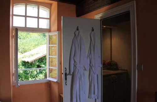 Saint-Antoine-de-Breuilh Bed & Breakfast | Chambres d'Hôtes La Bastide des Trémières