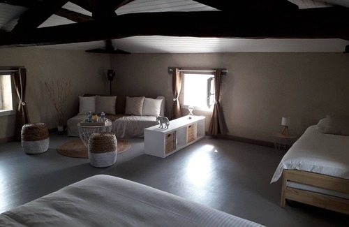 Saint-Pierre-le-Vieux Bed & Breakfast | Chambres d'Hôtes Le Marais Picotin