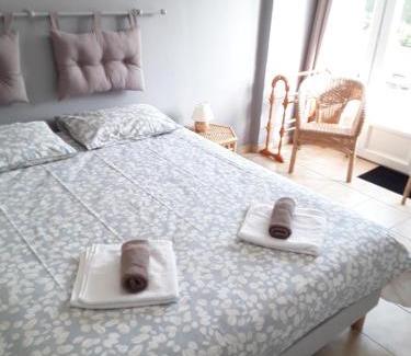 Sainte-Anne-Saint-Priest Bed & Breakfast | Chambres d'Hôtes La Chouette