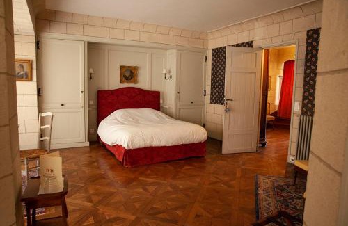 Les Chapelles-Bourbon Bed & Breakfast | Chambres d'Hôtes Manoir de Beaumarchais