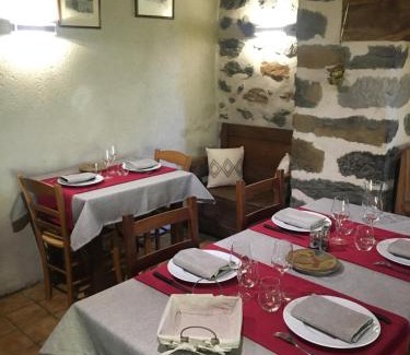 Anglards-de-Salers Bed & Breakfast | Chambres d’hôtes « Les sorbiers »