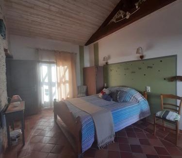 L'Aiguillon-sur-Vie House | chambres d'hôtes "DINEDORT"