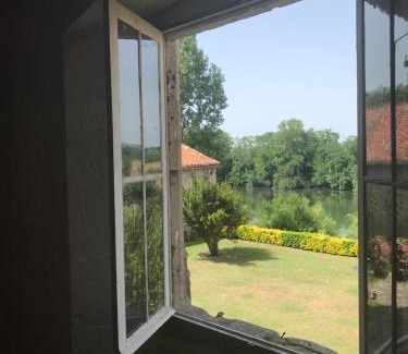 Bias Bed & Breakfast | Chambres d'hôtes au château de Favols