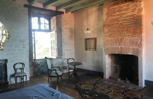 Bias Bed & Breakfast | Chambres d'hôtes au château de Favols