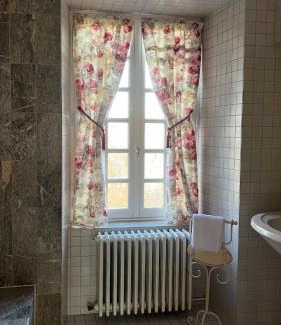 Domfront en Poiraie Bed & Breakfast | Chambres d'Hôtes Belle Vallee