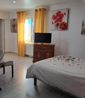 Ussel Bed & Breakfast | CHAMBRES D HÔTES CHEZ SYLVIE et Daniel