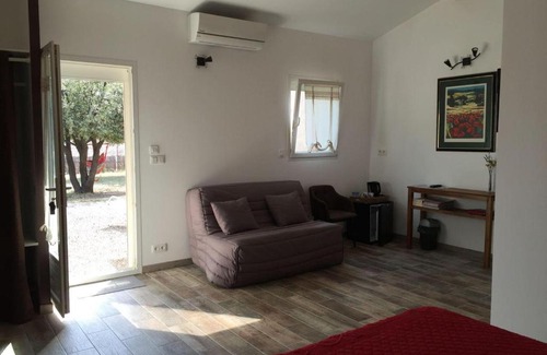 Merindol Bed & Breakfast | Chambres d'hôtes La Brullière