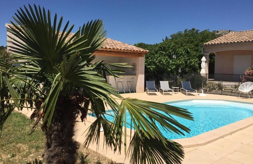 Merindol Bed & Breakfast | Chambres d'hôtes La Brullière