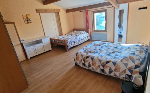 Tiffauges Bed & Breakfast | Chambres d hôtes Le Bois Corbeau
