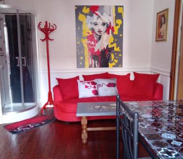 Bransat Bed & Breakfast | chambres d hôtes Le labyrinthe du peintre