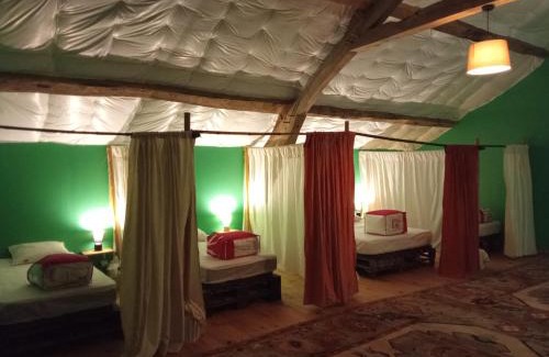 Verneix House | Chambres d'hôtes Les cabris