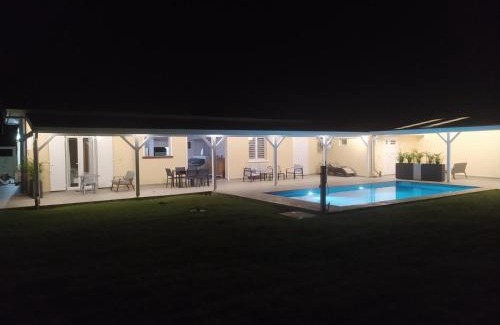 Anse-Bertrand Bed & Breakfast | Chambres d hôtes Villa Créoléna avec piscine à Anse Bertrand Guadeloupe