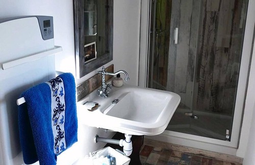 Niozelles Bed & Breakfast | Chambres d'hotes A l'Ombre du Saule