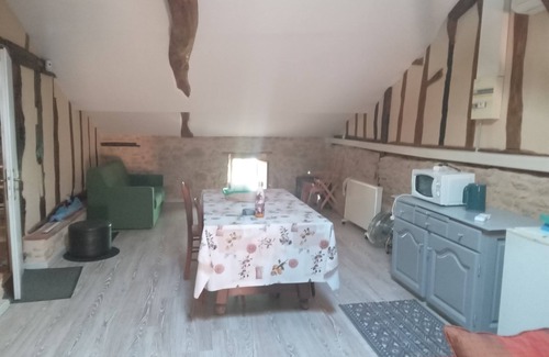 Noaillac Cottage | Chambres Dans Maison de Campagne