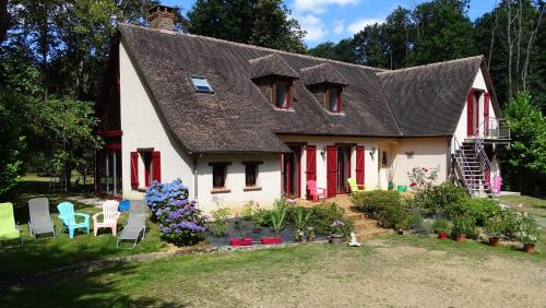 La Bazoge Bed & Breakfast | Chambres de Monthéard