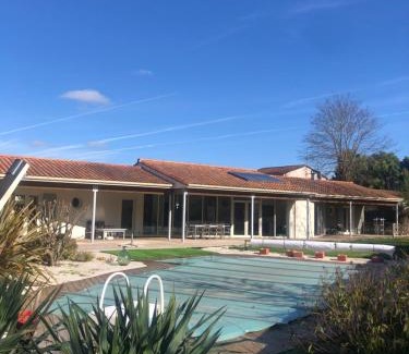 Barbezieux-Saint-Hilaire Bed & Breakfast | Chambres d hôtes Villa Anani Cosson alex