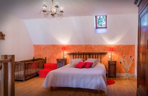 Espedaillac Bed & Breakfast | Chambres & Jardin de Pierres is a charming guest house in Quercy