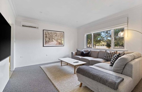 Margaret River House | ChambrxE9 Estate Syrah - experience elegant luxury